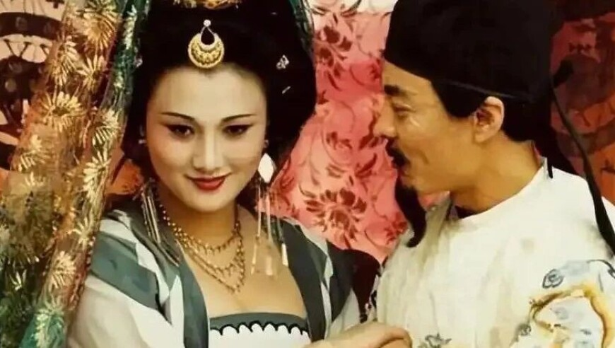 最会穿搭的现偶男主出现了,澳门精准资料大全管家婆料,精准解释落实及其象征意义_工具版V3.13
